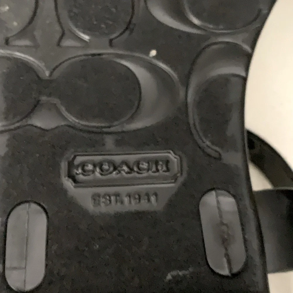 Coach Piccadilly T-strap Jelly Sandals 5 Black Beach Classic Casual Flats Buckle